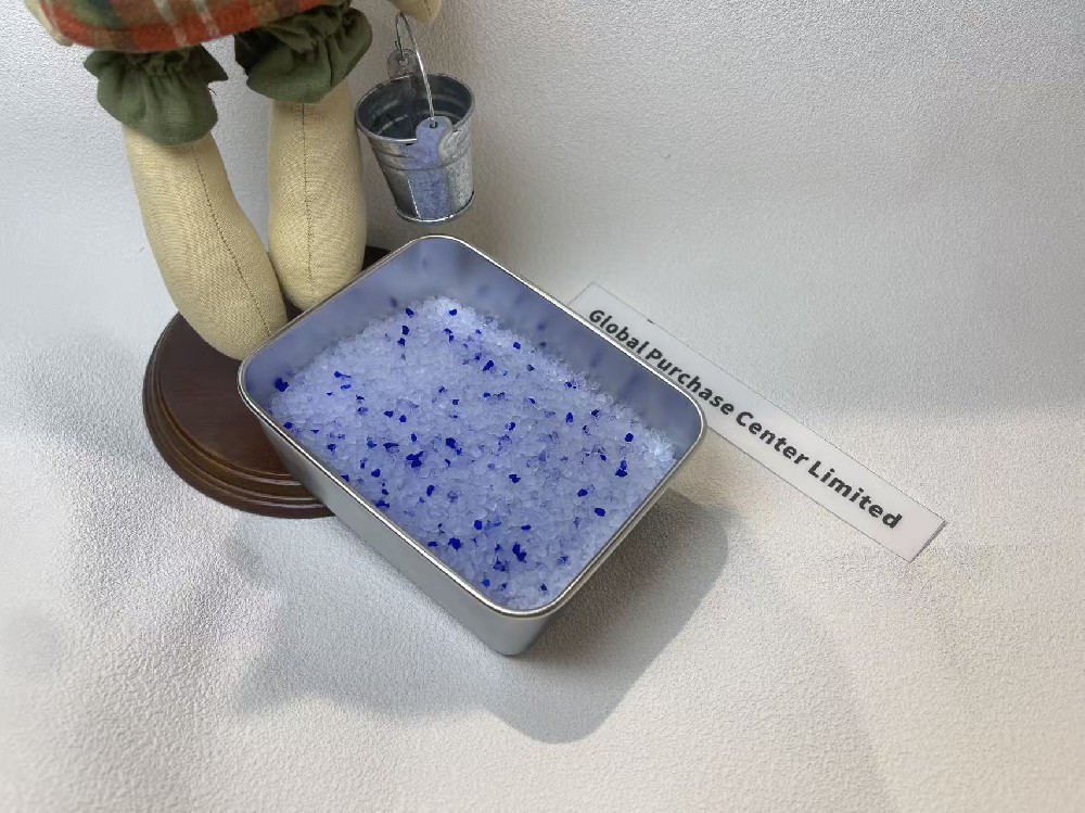 Crystal cat litter with blue