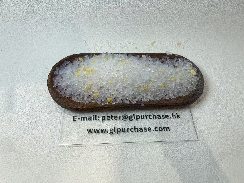 Silica gel cat litter with yellow